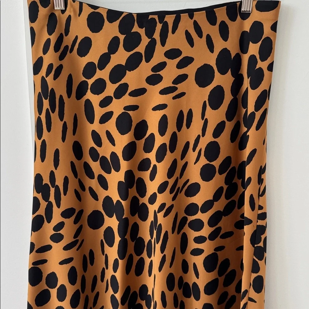 J Crew Pull-on slip skirt in wavy dots Size L